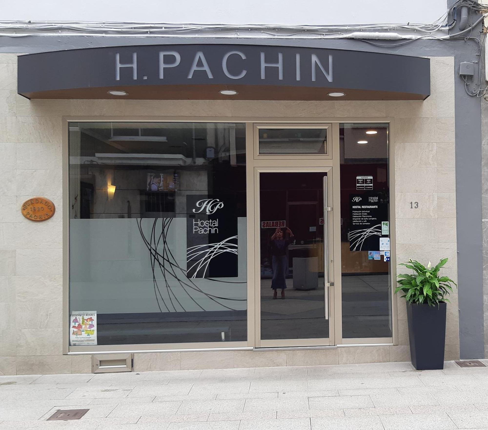 Hostal Pachin Mieres  Extérieur photo