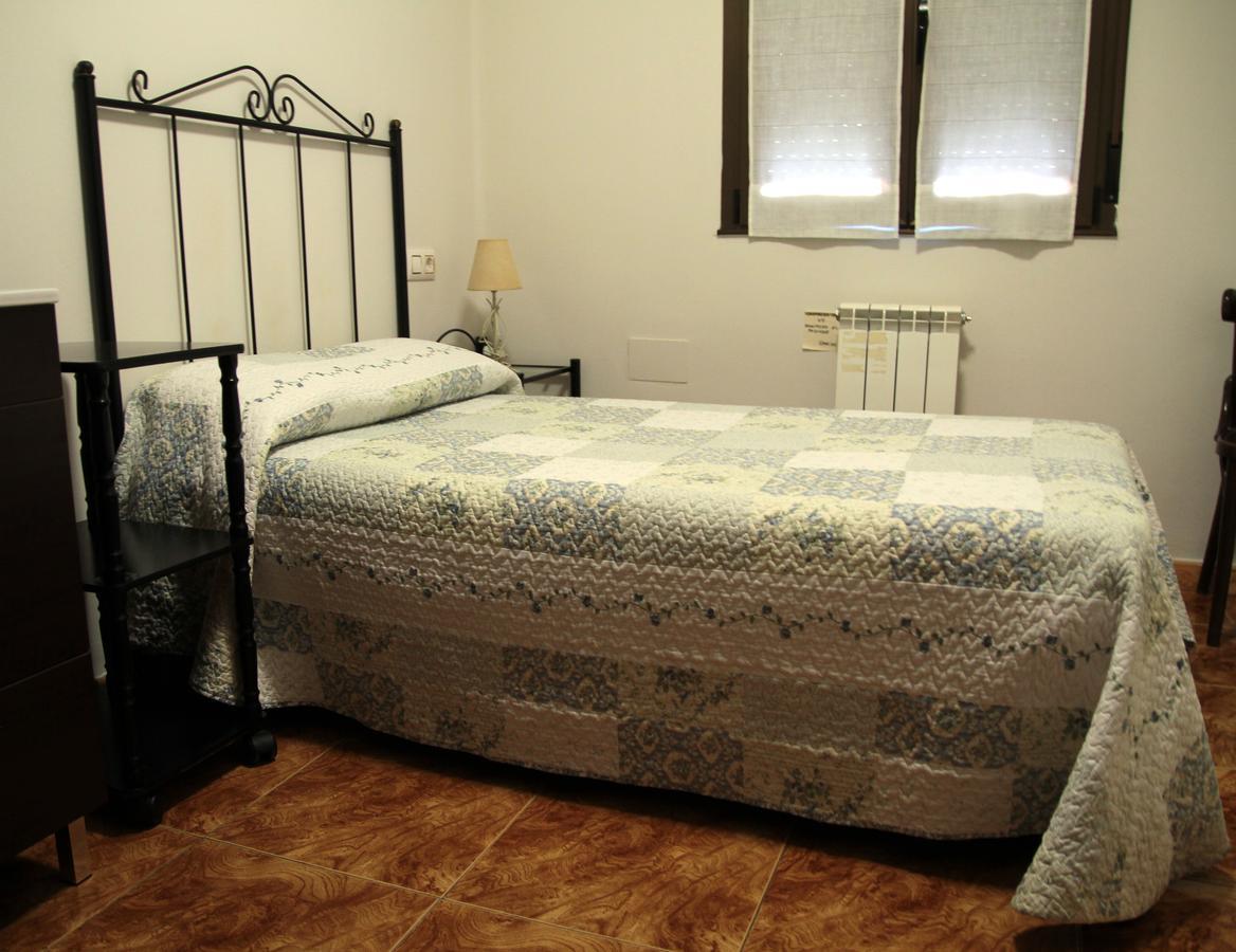 Hostal Pachin Mieres  Extérieur photo
