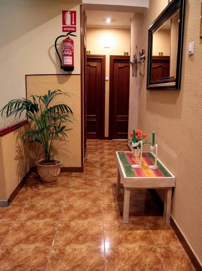 Hostal Pachin Mieres  Extérieur photo